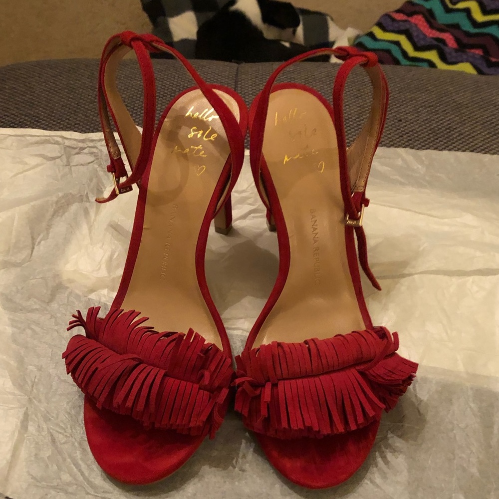 Banana Republic Fringe Red Sandal heels 8.5 EUC